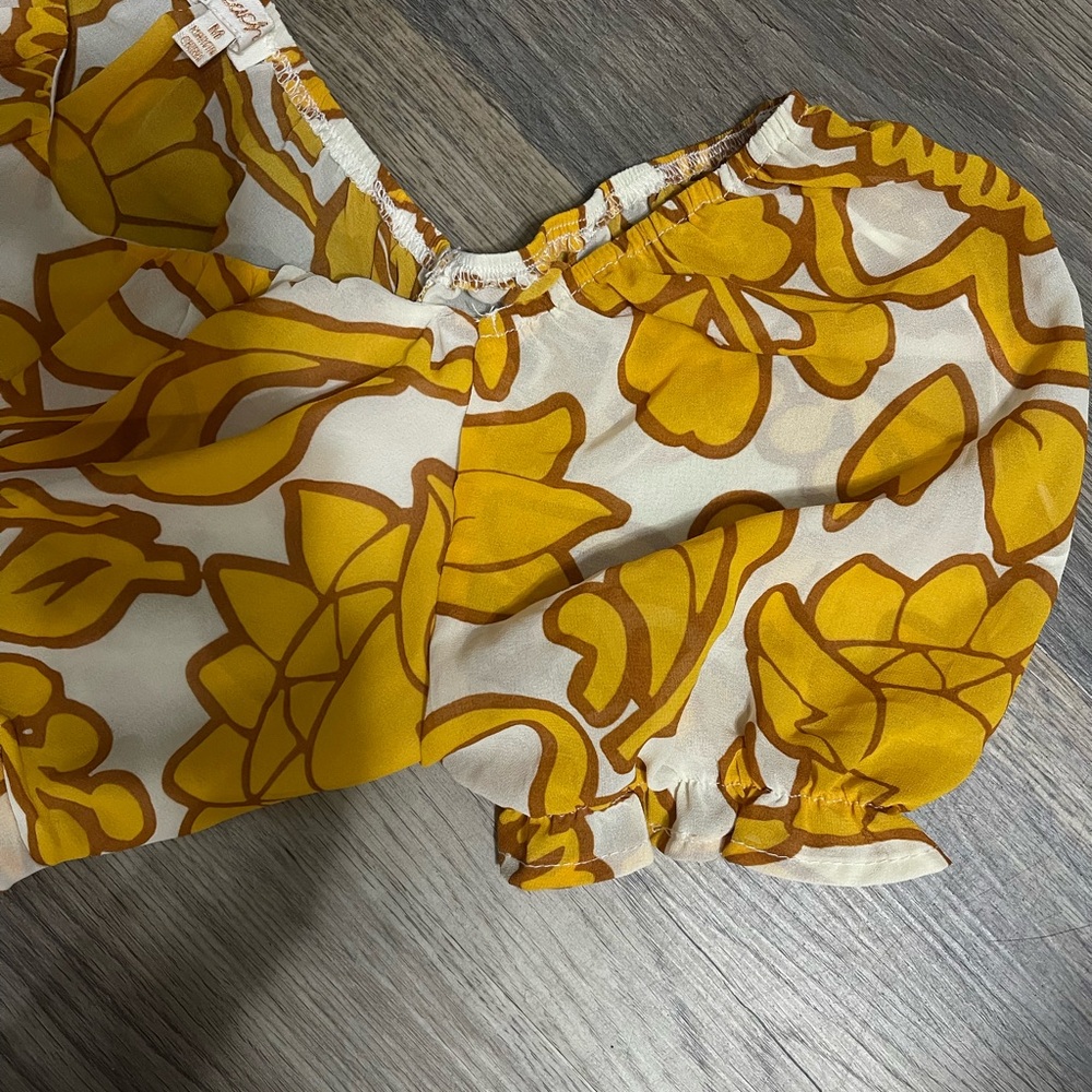 Golden Floral Ruffle Blouse - Picture 2 of 8